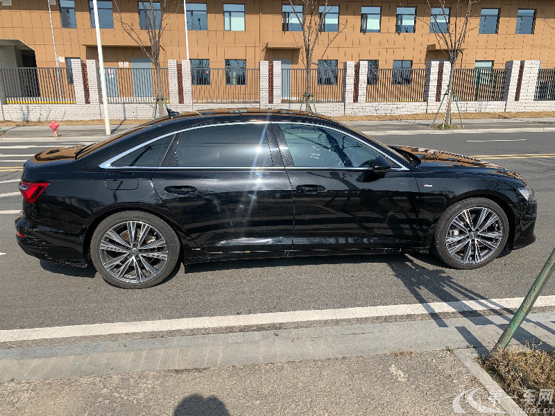 奥迪a6l55tfsi2020款30t自动旗舰动感型国Ⅵ