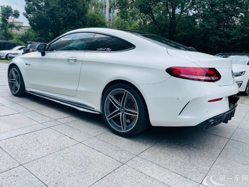 奔驰2019款,奔驰新款车型2019 奔驰c63进口2019款40t自动s