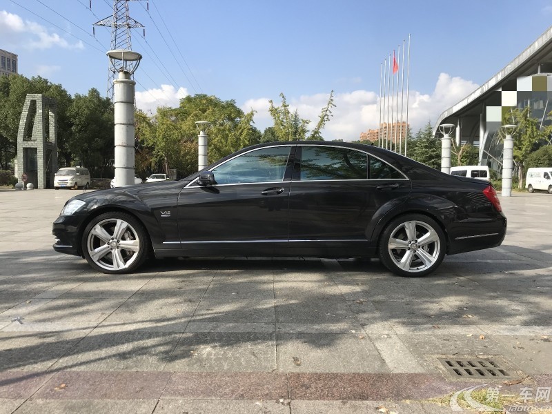 奔驰S级 S600 [进口] 2012款 5.5T 自动 汽油 加长版Grand-Edition-designo 