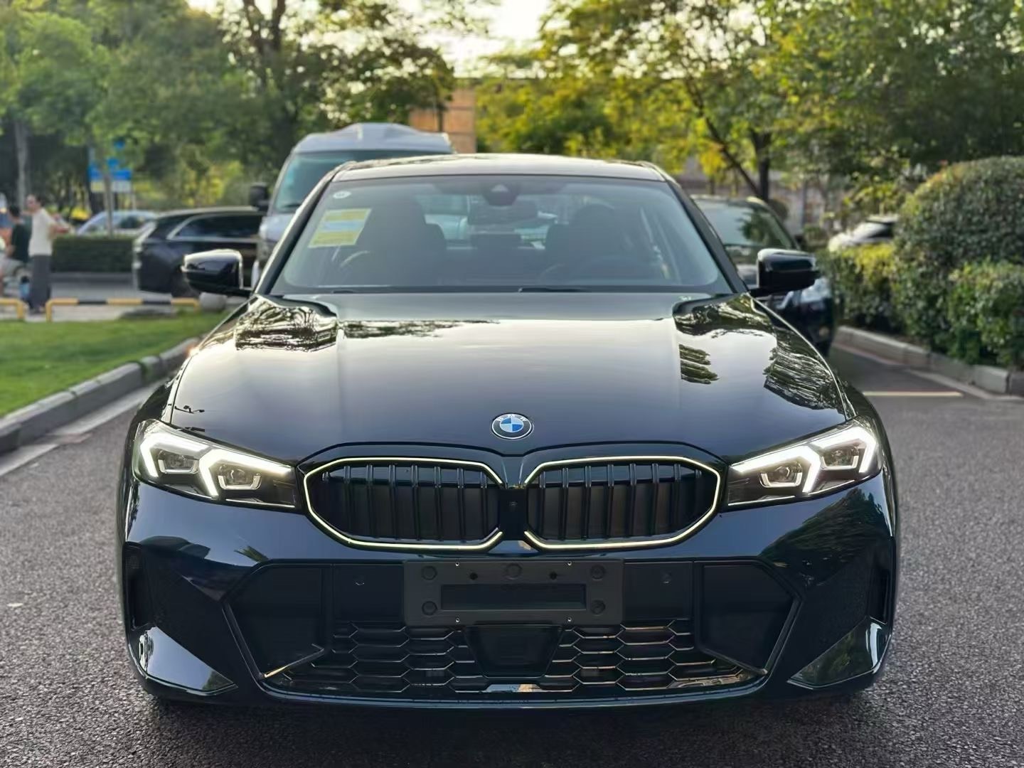 宝马3系 330Li 2025款 2.0T 自动 汽油 尊享型M运动曜夜套装 价格0万 