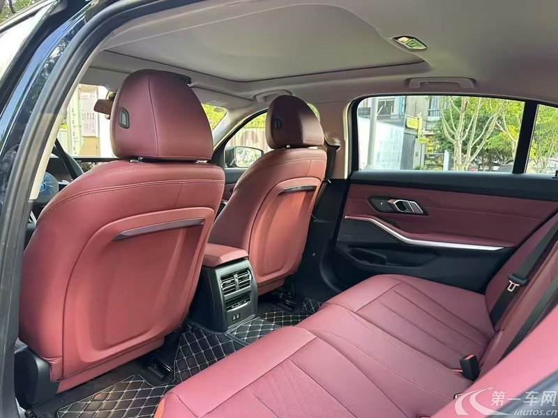 宝马3系 330Li 2025款 2.0T 自动 汽油 尊享型M运动曜夜套装 (国Ⅵ) 