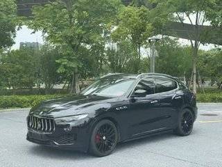 玛莎拉蒂Levante 3.0T 自动 350Hp标准型中东版平行进口 