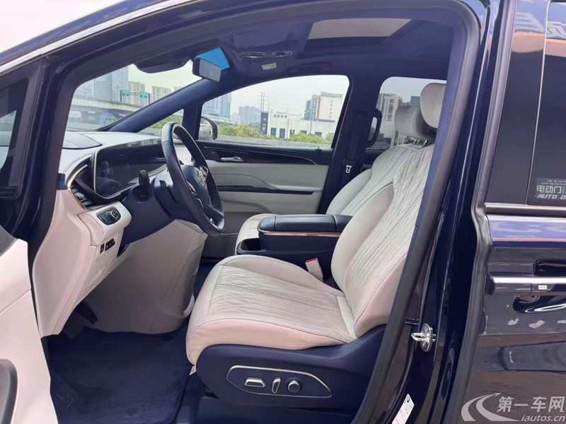 别克GL8 2025款 2.0T 自动 7座 尊享和悦艾维亚版 (国Ⅵ) 