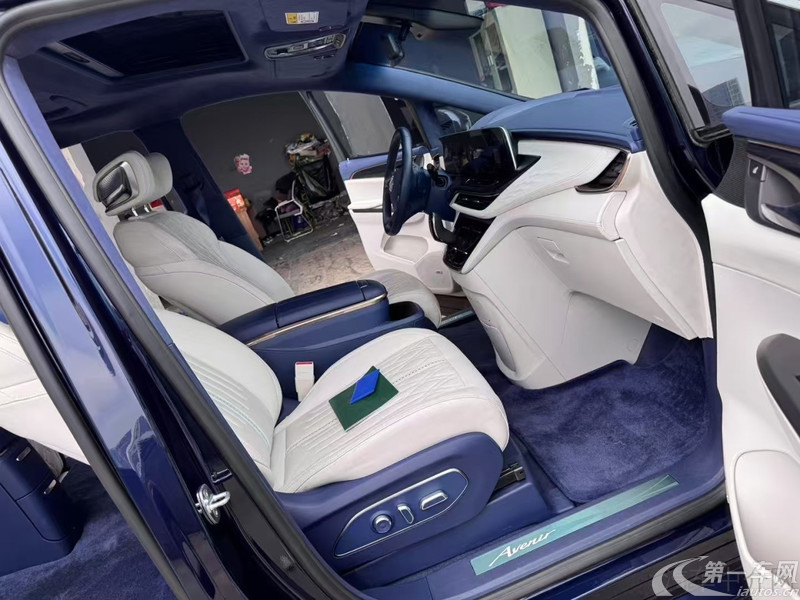 别克GL8 2025款 2.0T 自动 7座 尊享和悦艾维亚版 (国Ⅵ) 