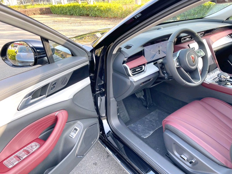 红旗H5 2025款 2.0T 自动 前驱 旗畅50万辆纪念版 价格0万 
