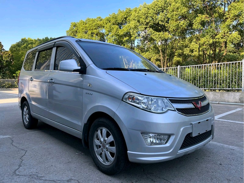 五菱宏光 S 2014款 1.2L 手动 5座 标准型价格0万 
