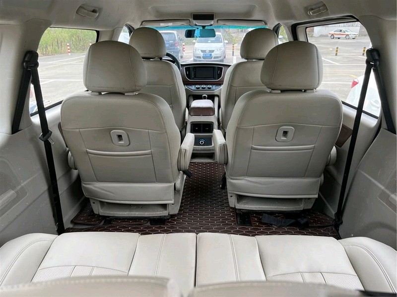 东风风行菱智 M5 2017款 1.6L 手动 7座 豪华型价格0万 