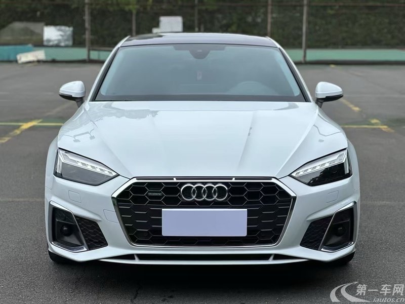 奥迪A5掀背 40TFSI [进口] 2022款 2.0T 自动 汽油 豪华动感型 