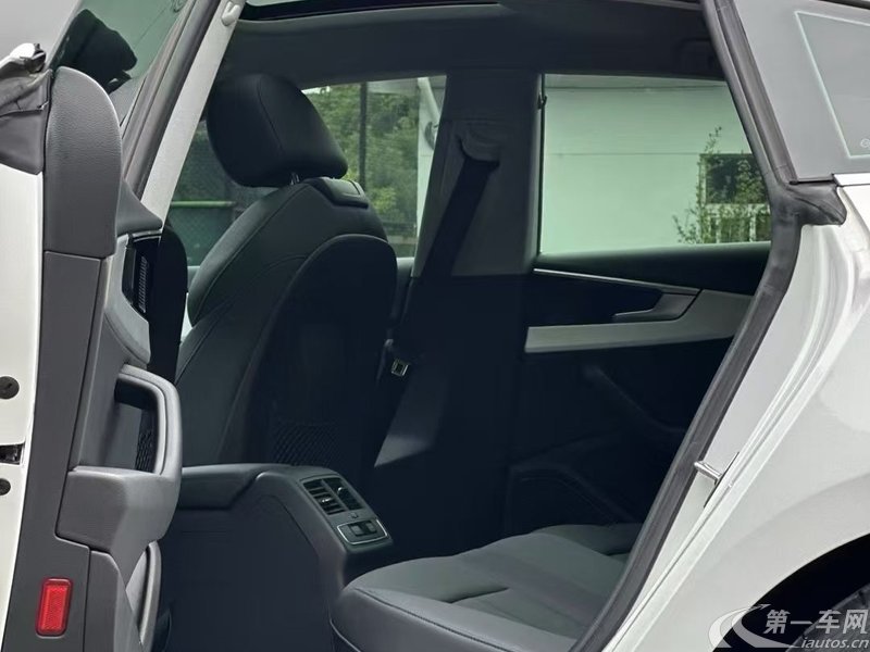 奥迪A5掀背 40TFSI [进口] 2022款 2.0T 自动 汽油 豪华动感型 