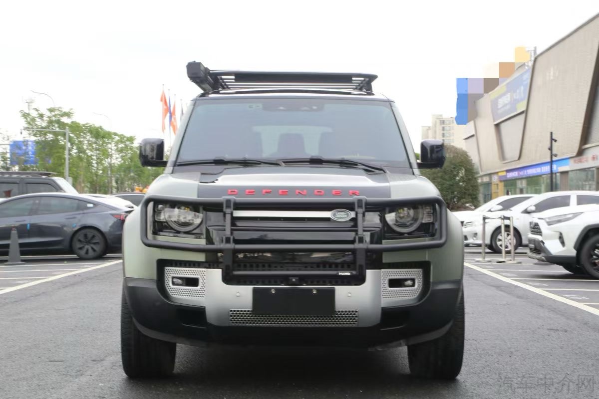 路虎卫士 [进口] 2023款 3.0T 自动 四驱 汽油 P400二手车 二手X价格0万 