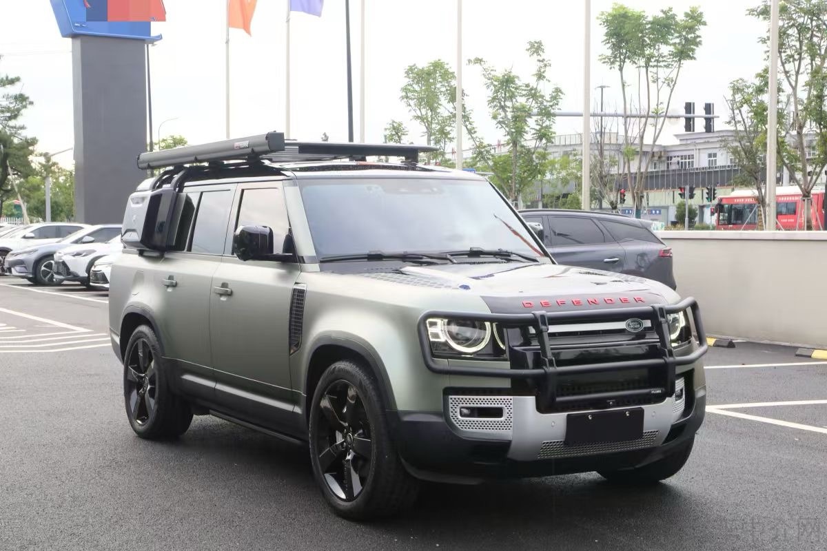 路虎卫士 [进口] 2023款 3.0T 自动 四驱 汽油 P400二手车 二手X价格0万 