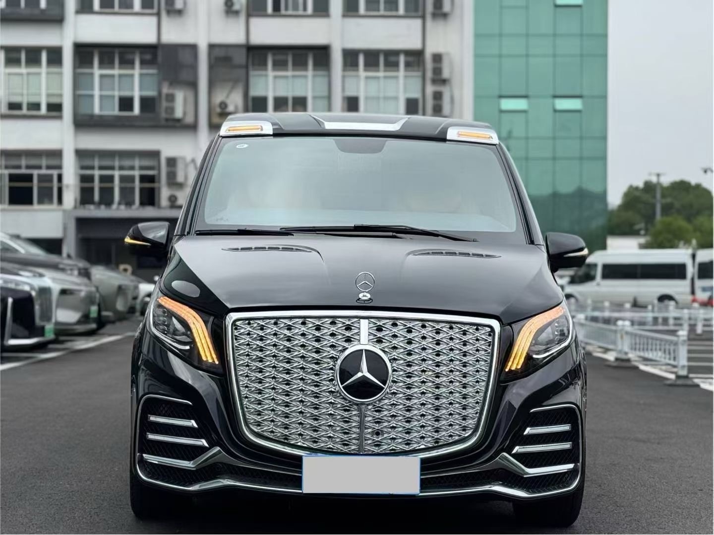 奔驰威霆 2024款 2.0T 自动 9座 汽油 商务版 价格0万