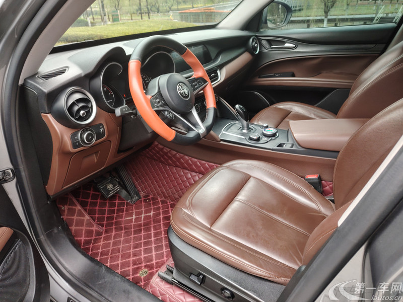 阿尔法罗密欧Stelvio [进口] 2019款 2.0T 自动 280HP豪华版 
