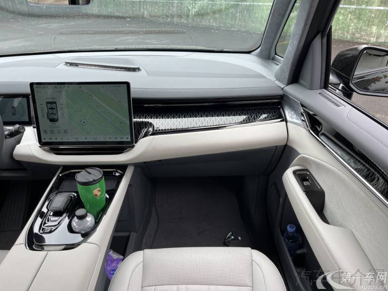 极氪ZEEKR 009 2024款 0.0T 自动 行政版108kWh 