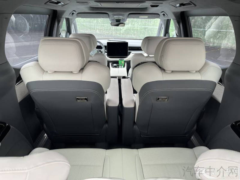 极氪ZEEKR 009 2024款 0.0T 自动 行政版108kWh 