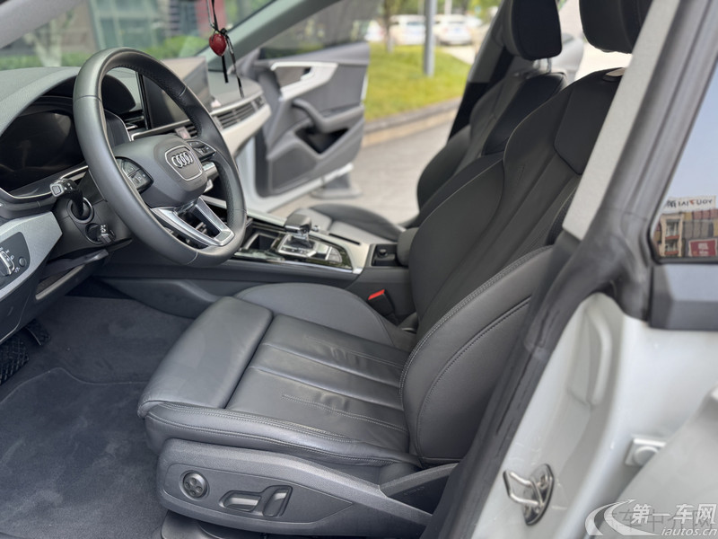 奥迪A5掀背 40TFSI [进口] 2022款 2.0T 自动 汽油 豪华动感型 