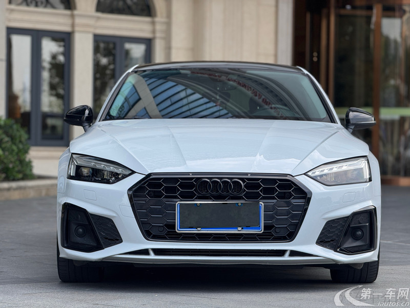 奥迪A5掀背 40TFSI [进口] 2022款 2.0T 自动 汽油 豪华动感型 