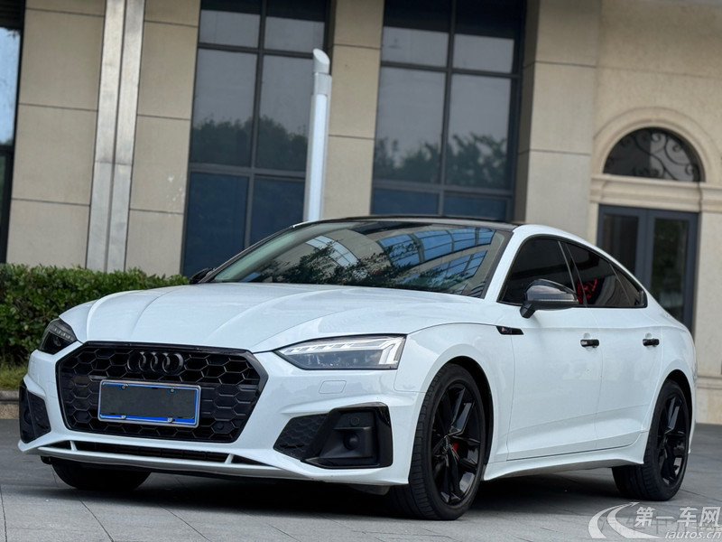 奥迪A5掀背 40TFSI [进口] 2022款 2.0T 自动 汽油 豪华动感型 