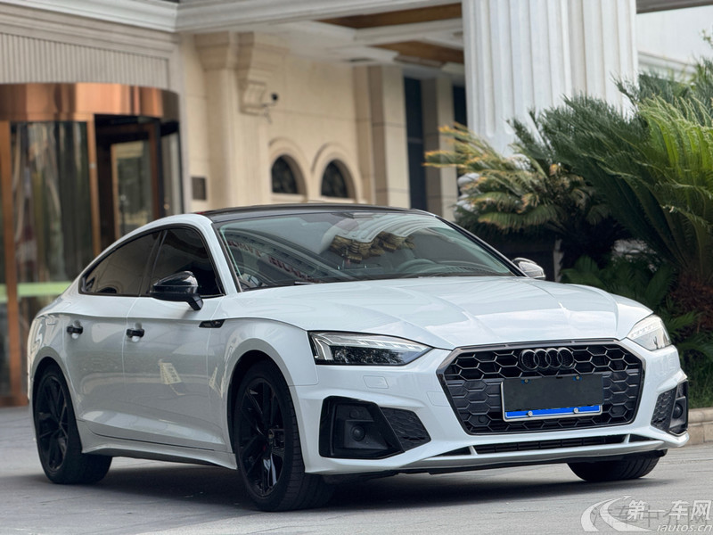 奥迪A5掀背 40TFSI [进口] 2022款 2.0T 自动 汽油 豪华动感型 
