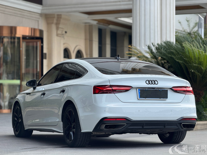 奥迪A5掀背 40TFSI [进口] 2022款 2.0T 自动 汽油 豪华动感型 