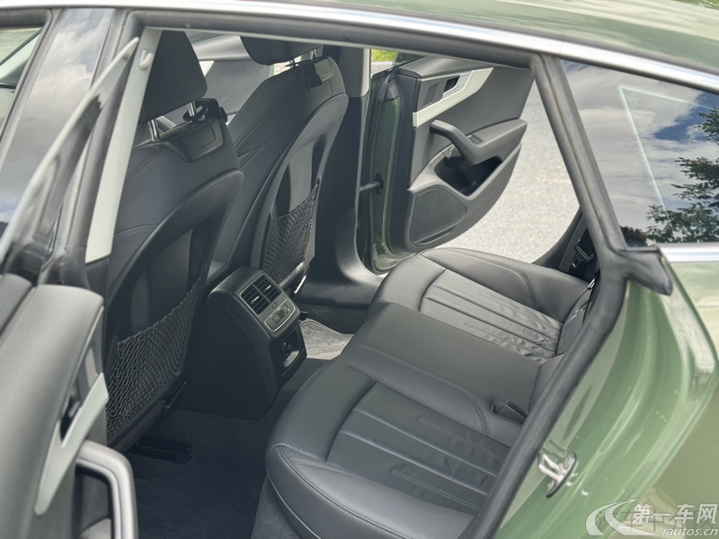 奥迪A5掀背 40TFSI [进口] 2021款 2.0T 自动 汽油 豪华动感型 