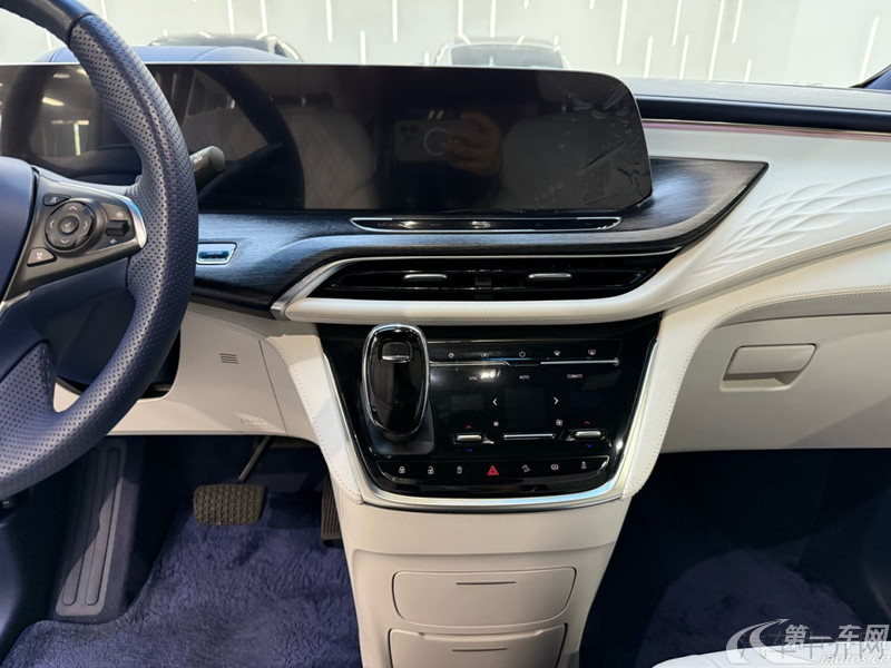 别克GL8 2023款 2.0T 自动 7座 改款亲礼版 (国Ⅵ) 