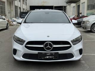 奔驰A级 1.3T 