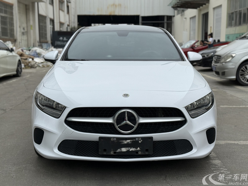 【东莞二手奔驰A级三厢】奔驰A级 A180L 2022款 1.3T 自动 运动轿车