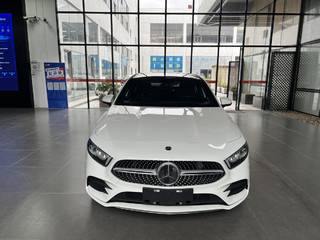 A级三厢 A200L 1.3T 运动轿车动感型 