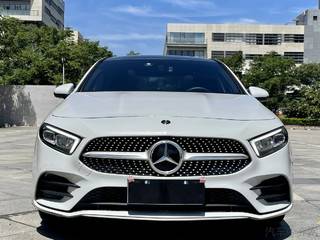 奔驰A级 A200L 1.3T 自动 运动轿车版 