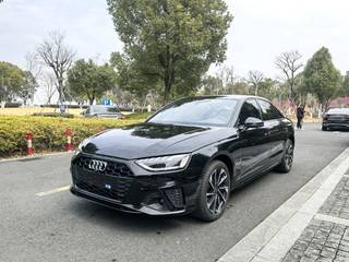 奥迪A4L 40TFSI 2.0T 自动 时尚动感型 