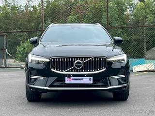 沃尔沃XC60 B5 2.0T 自动 智逸豪华版 