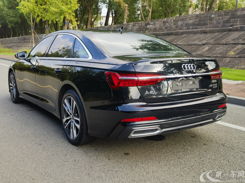 奥迪A6L 40TFSI 2022款 2.0T 自动 改款豪华动感型 (国Ⅵ) 