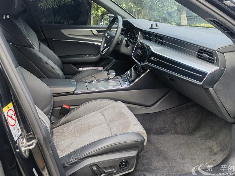 奥迪A6L 40TFSI 2022款 2.0T 自动 改款豪华动感型 (国Ⅵ) 