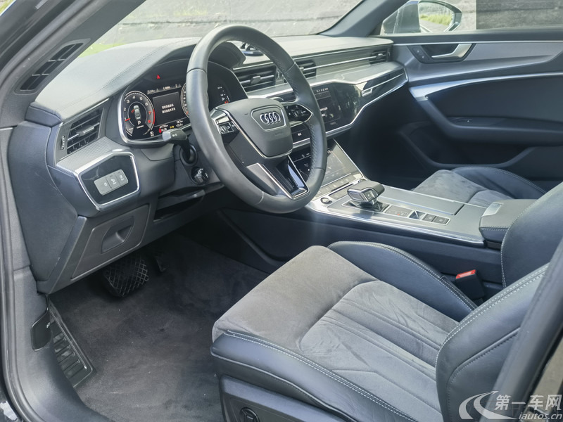 奥迪A6L 40TFSI 2022款 2.0T 自动 改款豪华动感型 (国Ⅵ) 