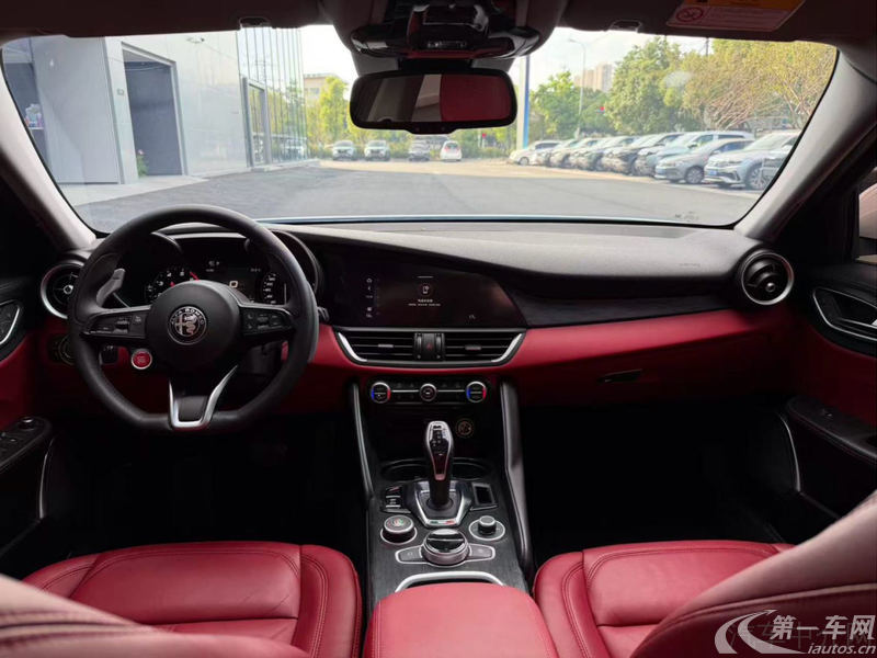 阿尔法罗密欧Giulia [进口] 2020款 2.0T 自动 豪华版 