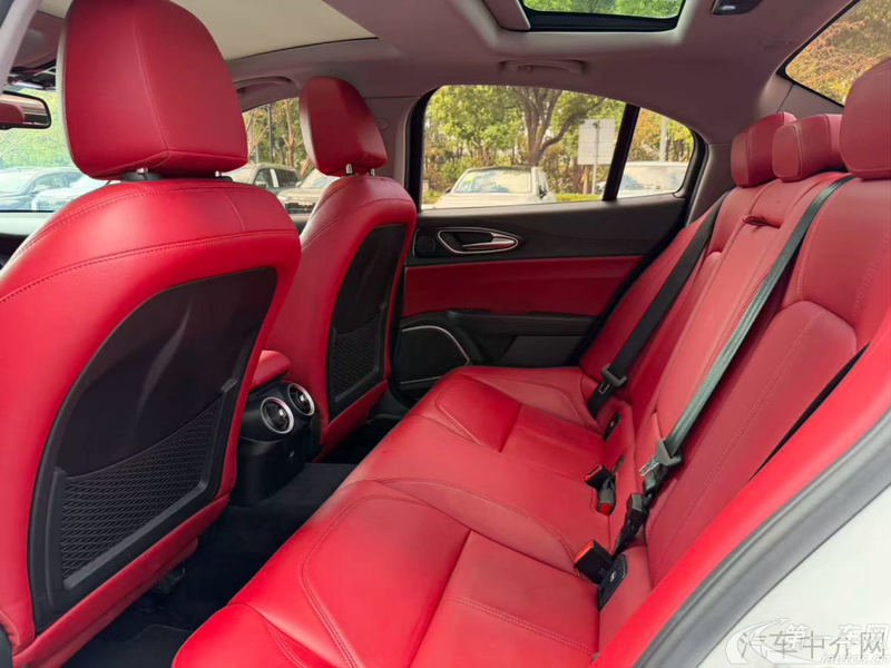 阿尔法罗密欧Giulia [进口] 2020款 2.0T 自动 豪华版 