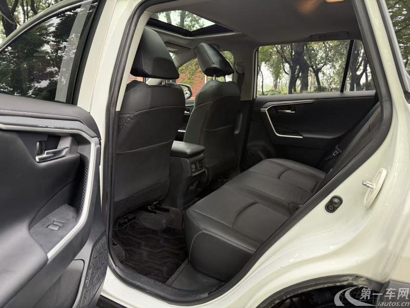 丰田RAV4 2020款 2.5L 自动 四驱 精英PLUS版 (国Ⅵ) 