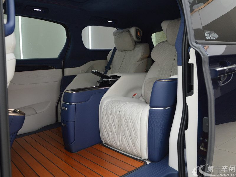 别克GL8 2023款 2.0T 自动 4座 尊礼版 (国Ⅵ) 