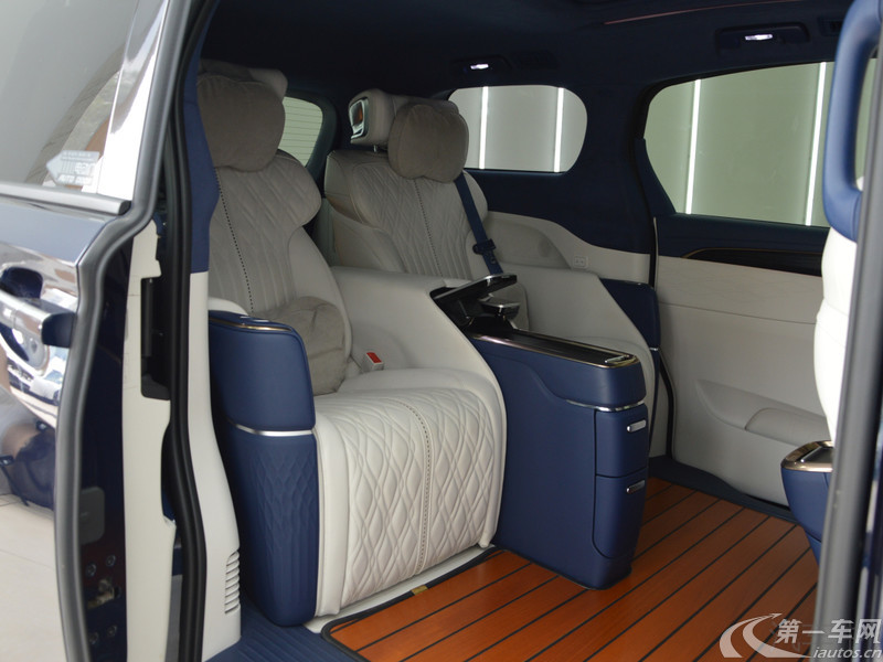 别克GL8 2023款 2.0T 自动 4座 尊礼版 (国Ⅵ) 