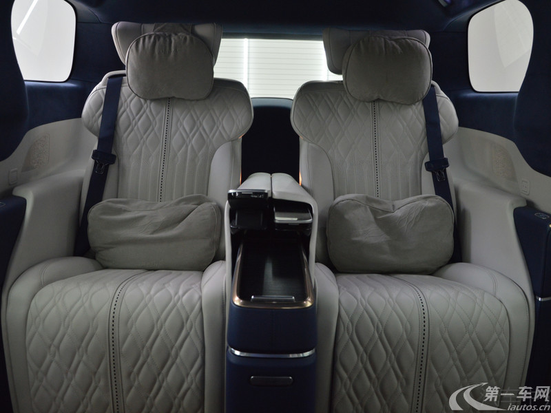 别克GL8 2023款 2.0T 自动 4座 尊礼版 (国Ⅵ) 