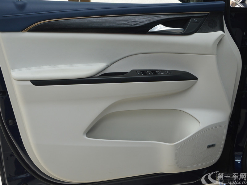 别克GL8 2023款 2.0T 自动 4座 尊礼版 (国Ⅵ) 