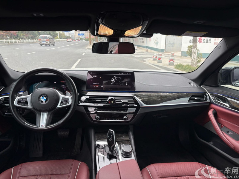 宝马5系 530Li 2021款 2.0T 自动 后驱 改款领先型M运动套装 (国Ⅵ) 
