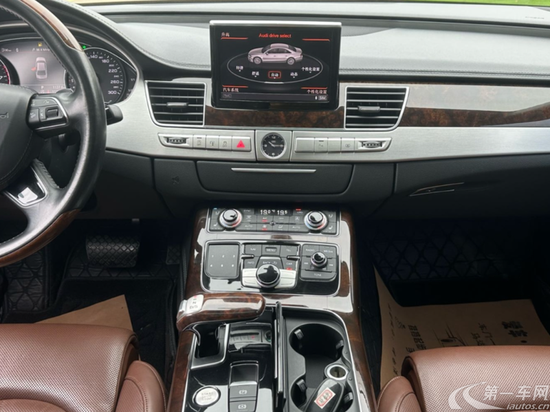 奥迪A8L 45TFSI 2016款 3.0T 自动 四驱 豪华型 