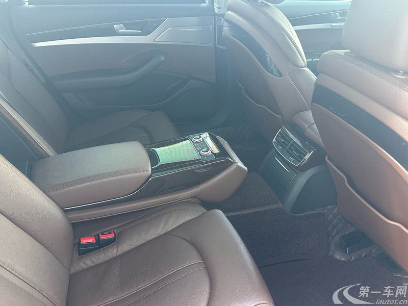 奥迪A8L 45TFSI 2017款 3.0T 自动 四驱 舒适型 