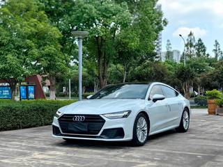 奥迪A7掀背 2.0T 豪华型 