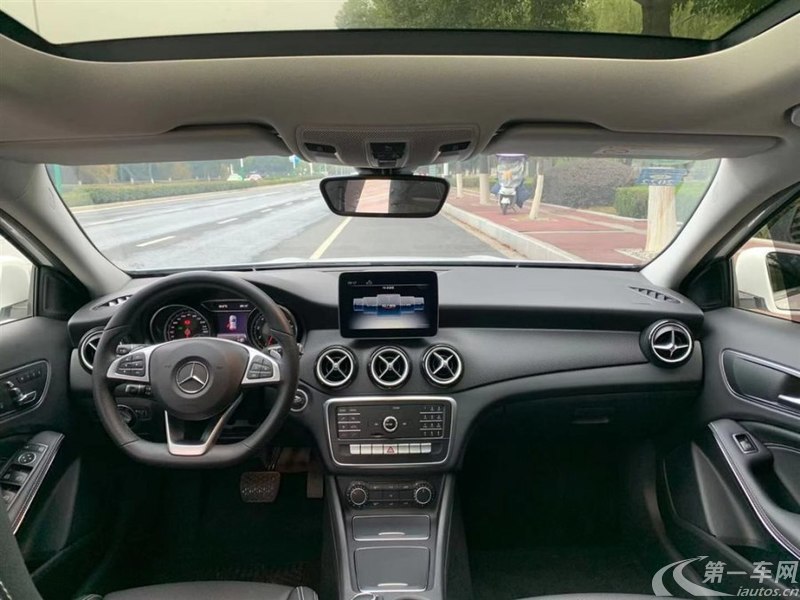 奔驰GLA 200 2019款 1.6T 自动 动感型 (国Ⅵ) 