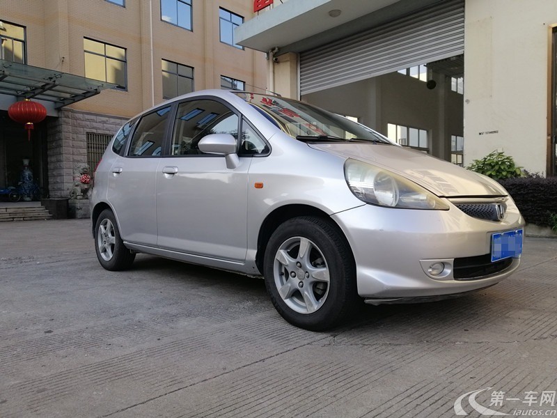 本田飞度 2006款 1.3L 手动 两厢轿车 标准型行动派 (国Ⅳ) 