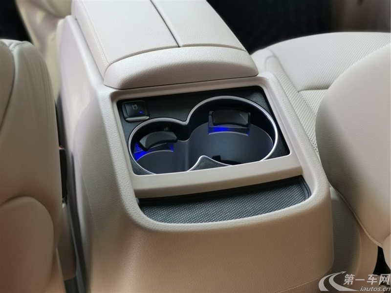 奔驰V级 2018款 2.0T 自动 V260尊贵版 (国Ⅵ) 
