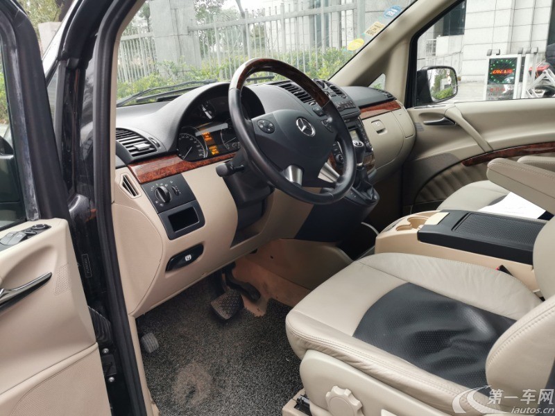 奔驰唯雅诺 2013款 3.0L 自动 7座 汽油 领航版 (国Ⅳ) 